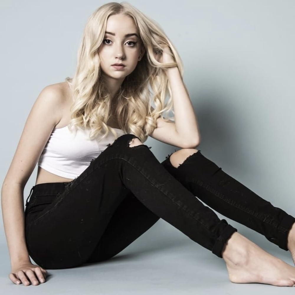 25P Sexy teen beauty