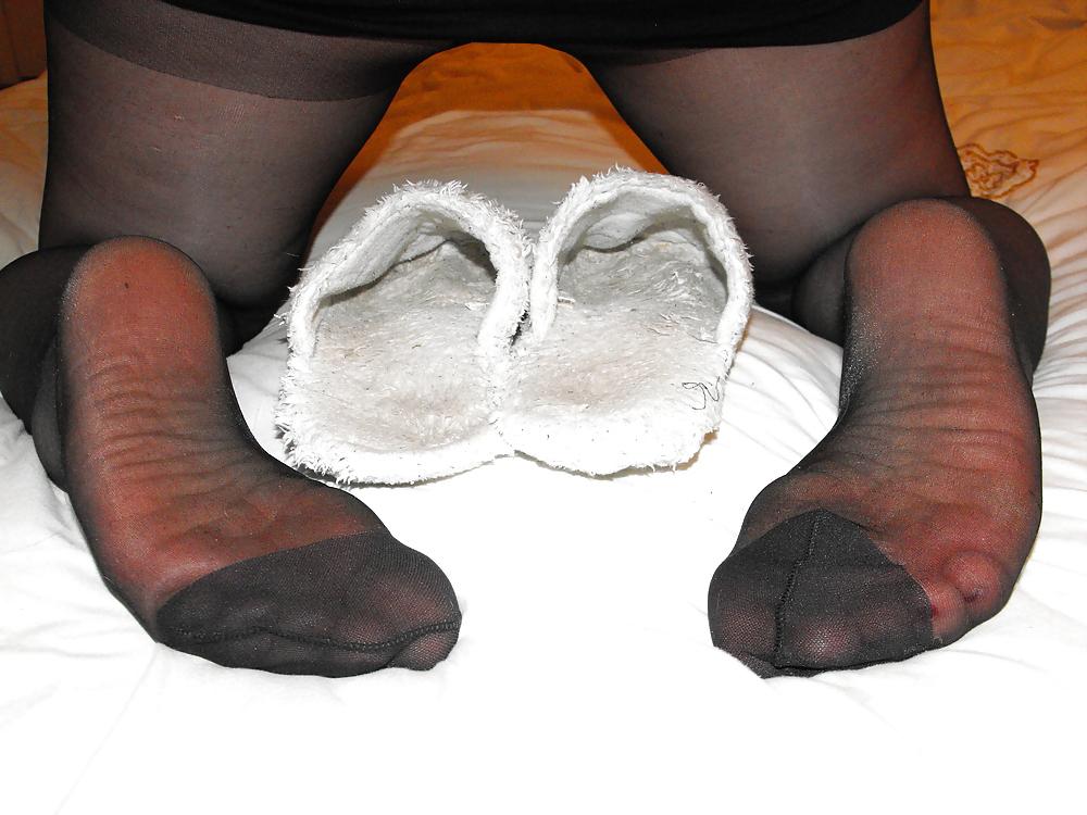 13P Rub it on her feet shoot in her slippers