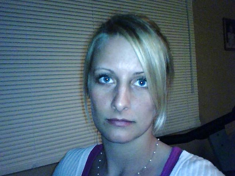 25P Old Escort Slut From,SmutDates.com