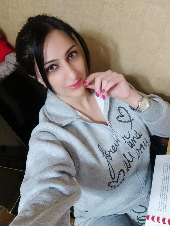 25P 33yo single hot chick DESPERATE for dick