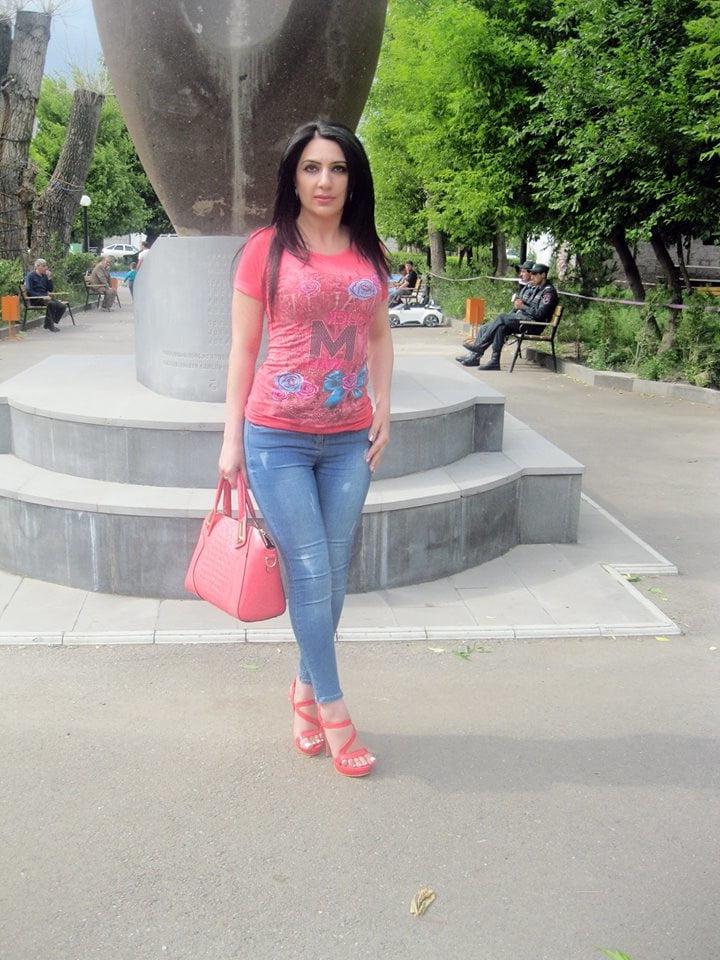 25P 33yo single hot chick DESPERATE for dick