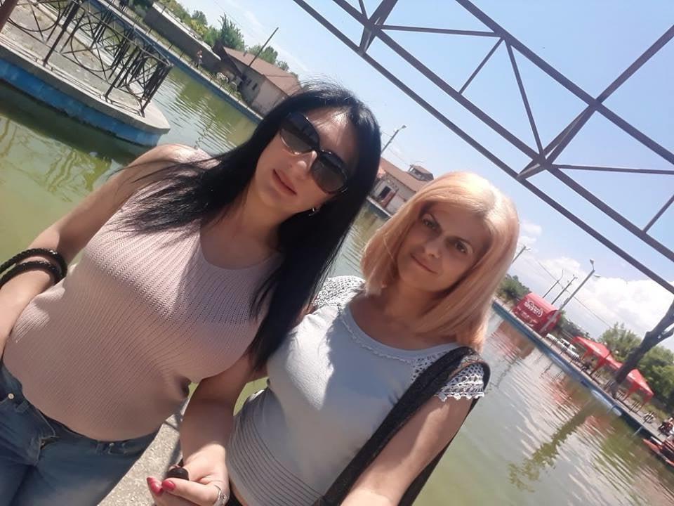 25P 33yo single hot chick DESPERATE for dick