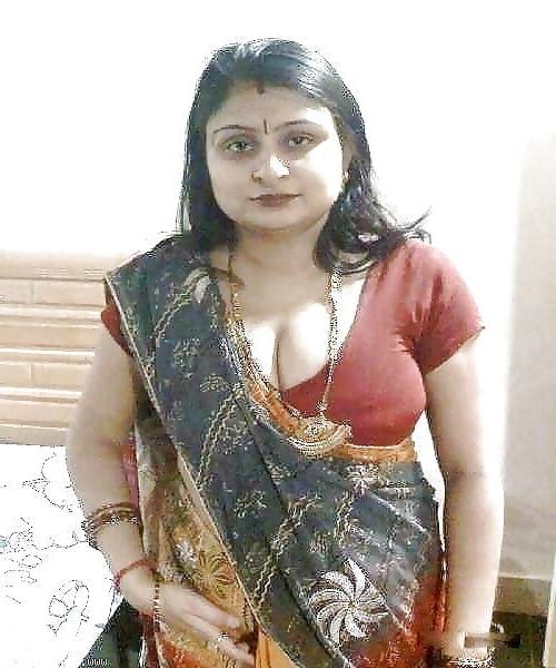 25P Desi randi aunt boob