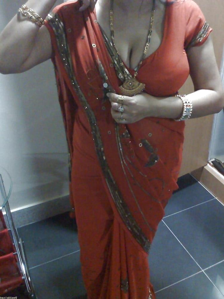 25P Desi randi aunt boob