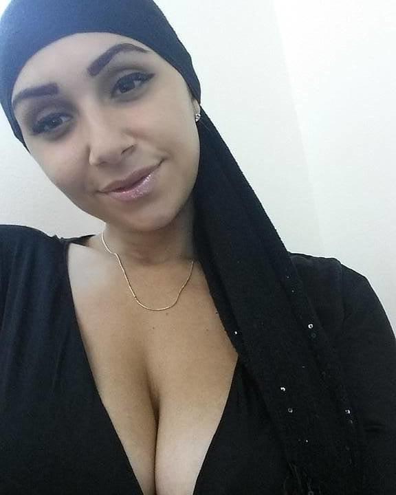 25P Desi randi aunt boob