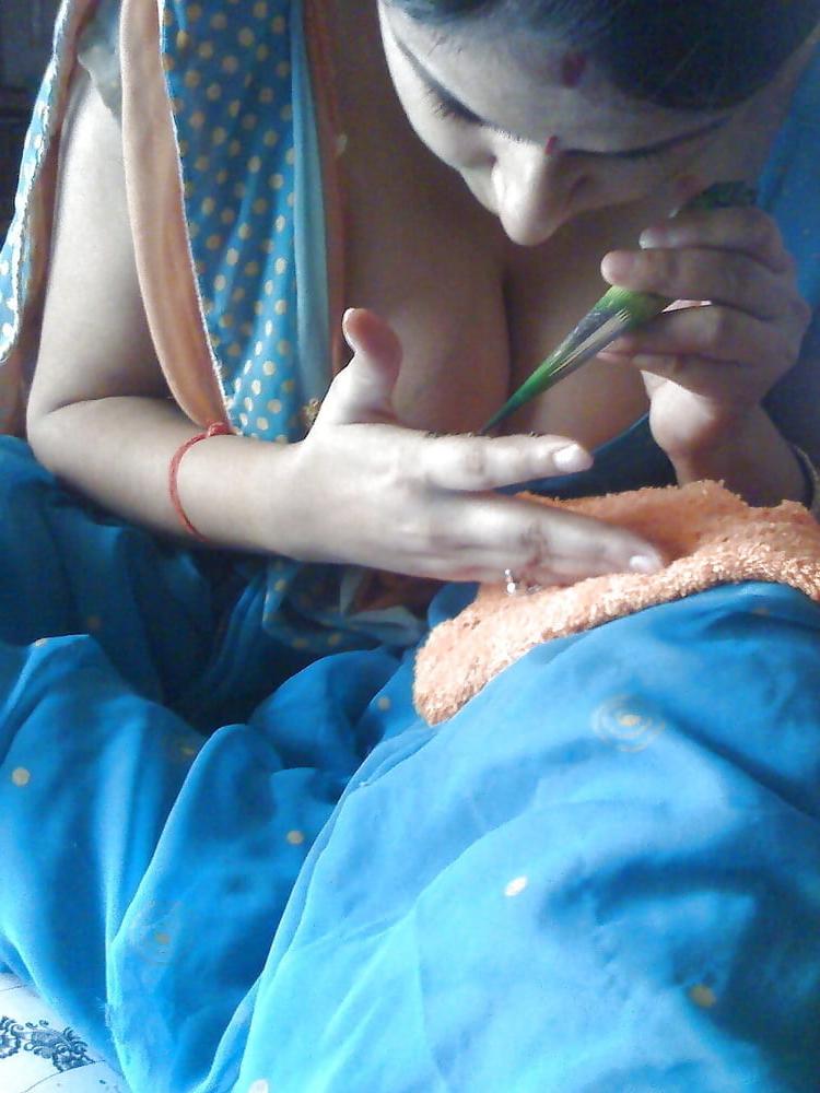 25P Desi randi aunt boob