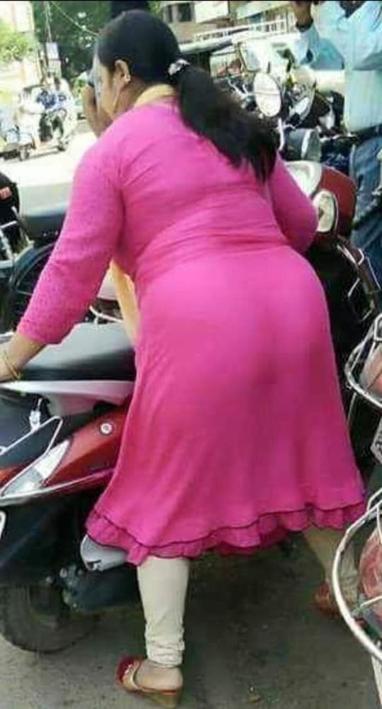 25P Desi NRI Bhabhi juicy pussy &amp; Indian Aunty panty boob shows