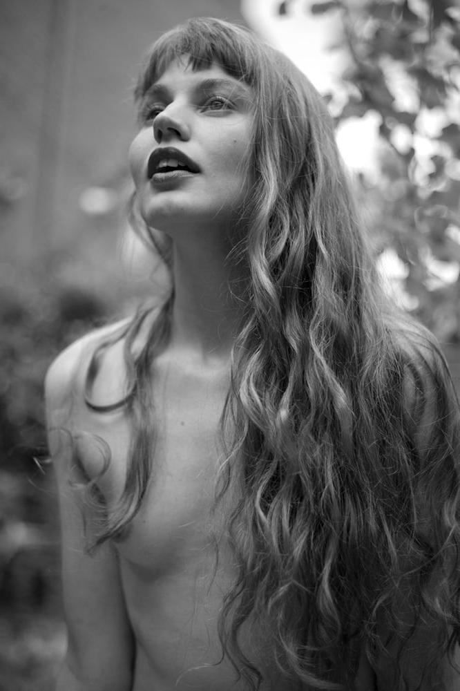 25P natural beauty redhead small tits girl hair
