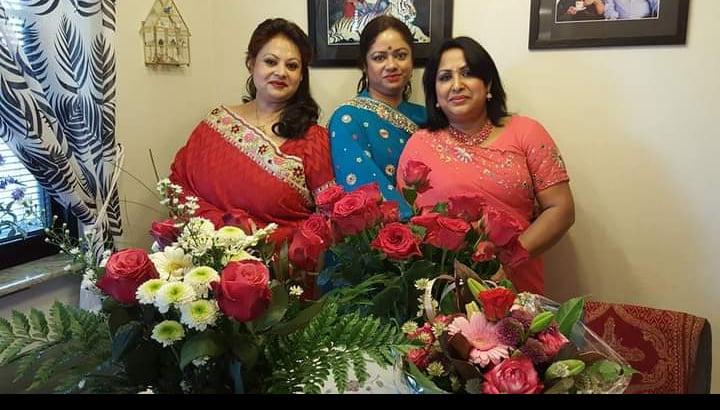 8P My desi maturi mom