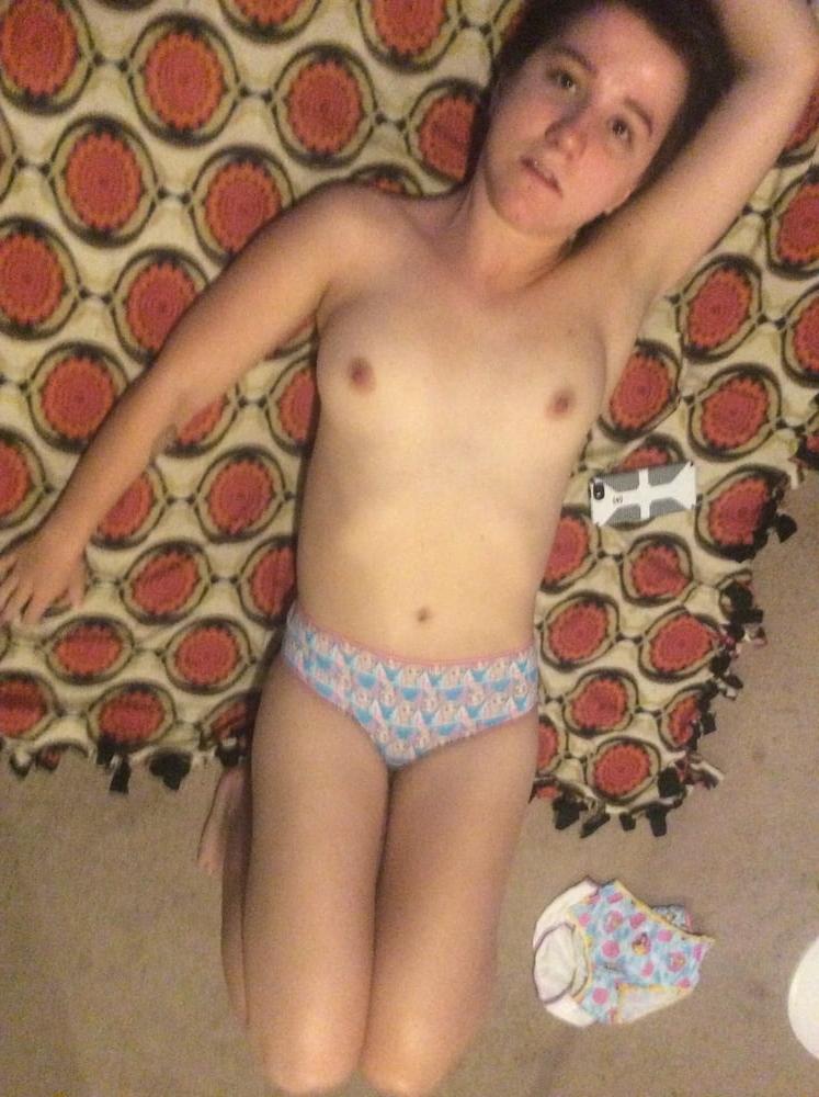 25P Diaper girl
