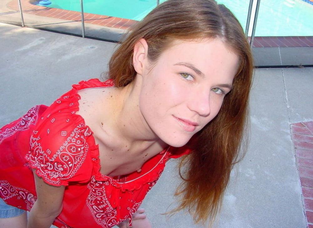25P Downblouse &amp; Nipple Peeks 261