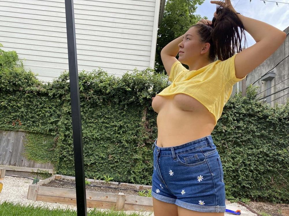 25P Downblouse &amp; Nipple Peeks 261