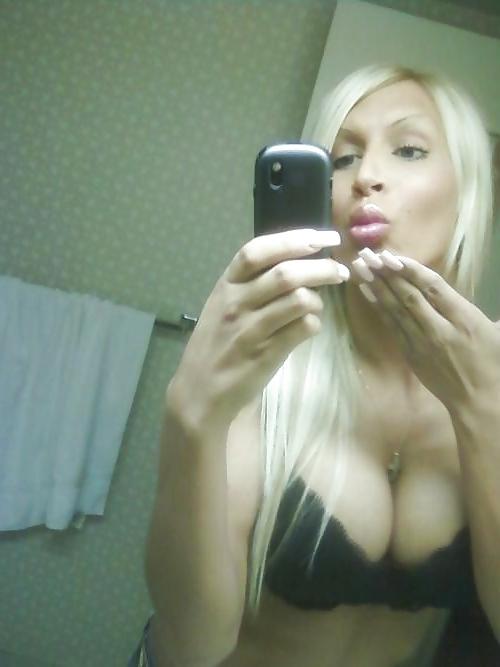 25P Shemale Self Shot1