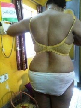 7P Desi selena aunty
