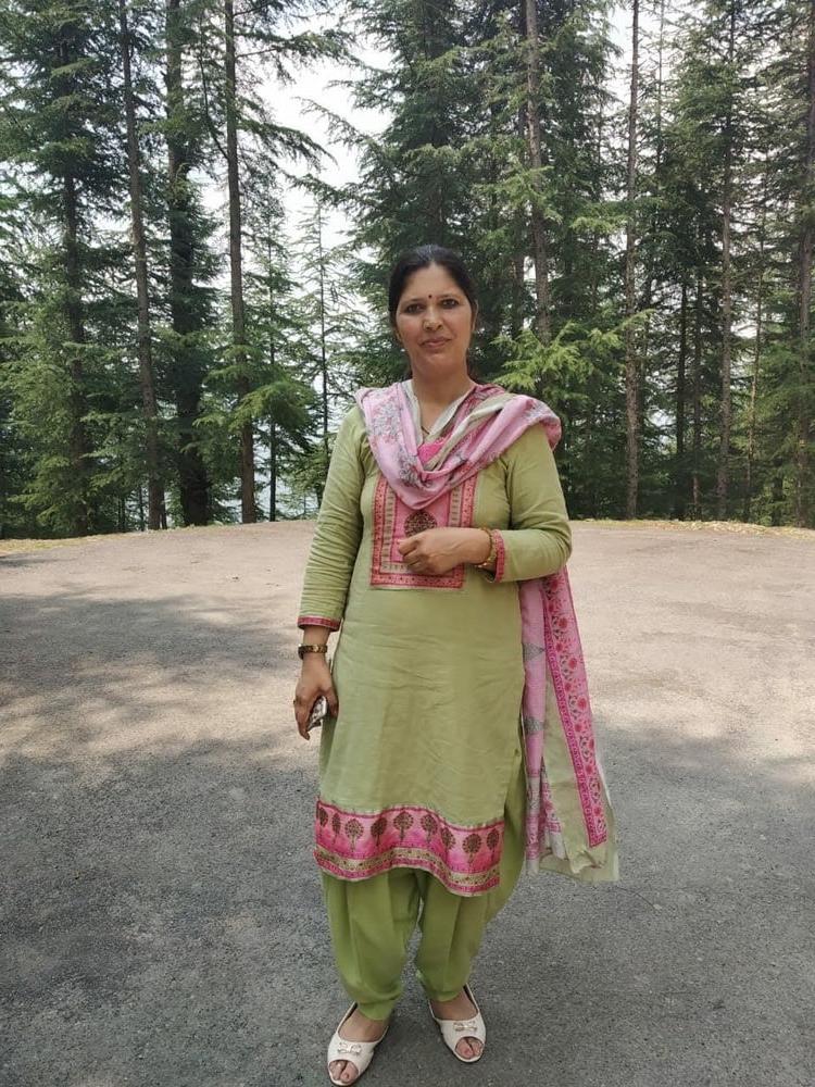 25P Desi Mature Aunty