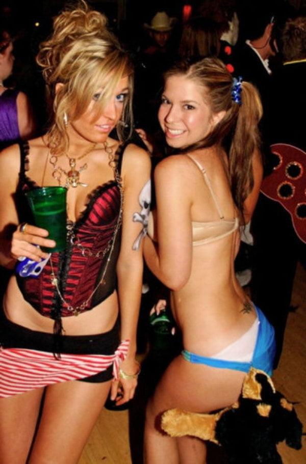 16P Holiday - Halloween