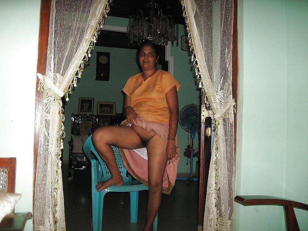 25P Desi bhabhi and girls nude pic
