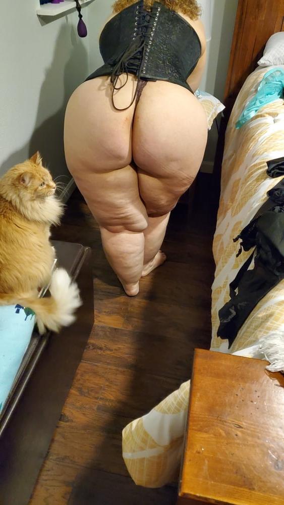 8P Ass and corset