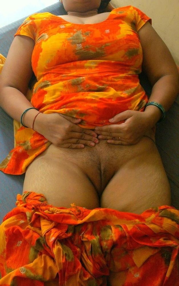 25P Desi NRI Bhabhi Hairy pussy ass panty