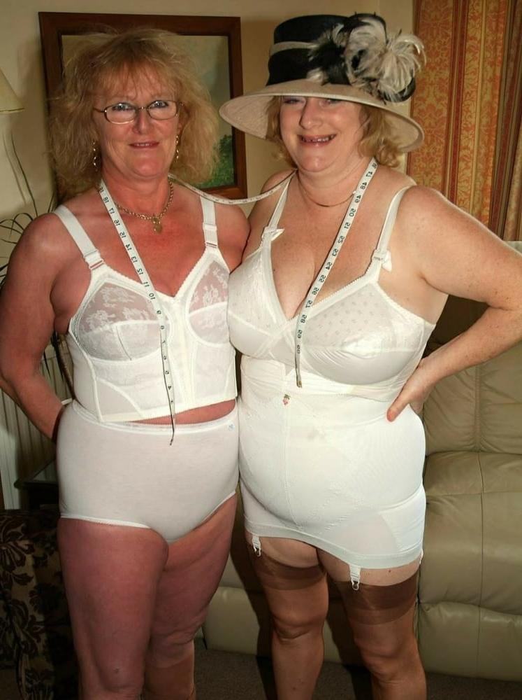 6P Granny girdle corset etc