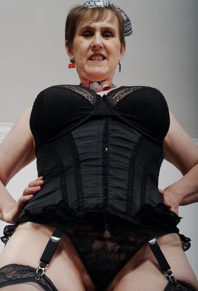 6P Granny girdle corset etc