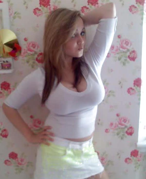 16P Heavy chested girl
