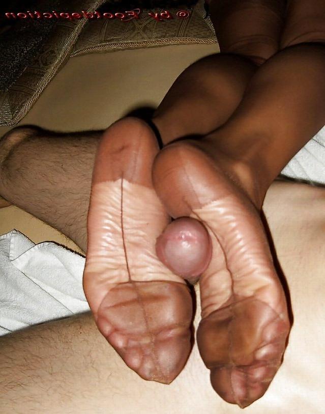 25P My Nylon Footjob gallery 2