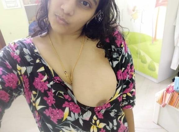 25P Desi Girl Showing Herself