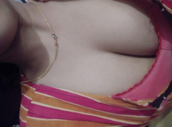 25P Desi Girl Showing Herself