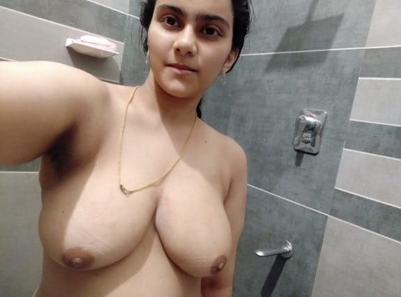 25P Desi Girl Showing Herself
