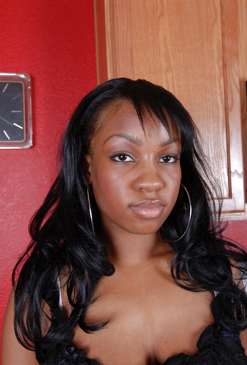25P EBONY BEAUTY - LOVELEE