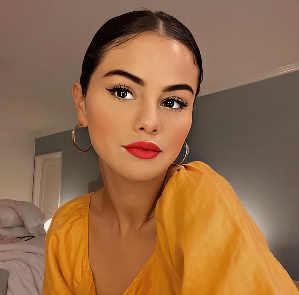 6P SELENA GOMEZ NEW ... MAKE MY COCK HARD !!!