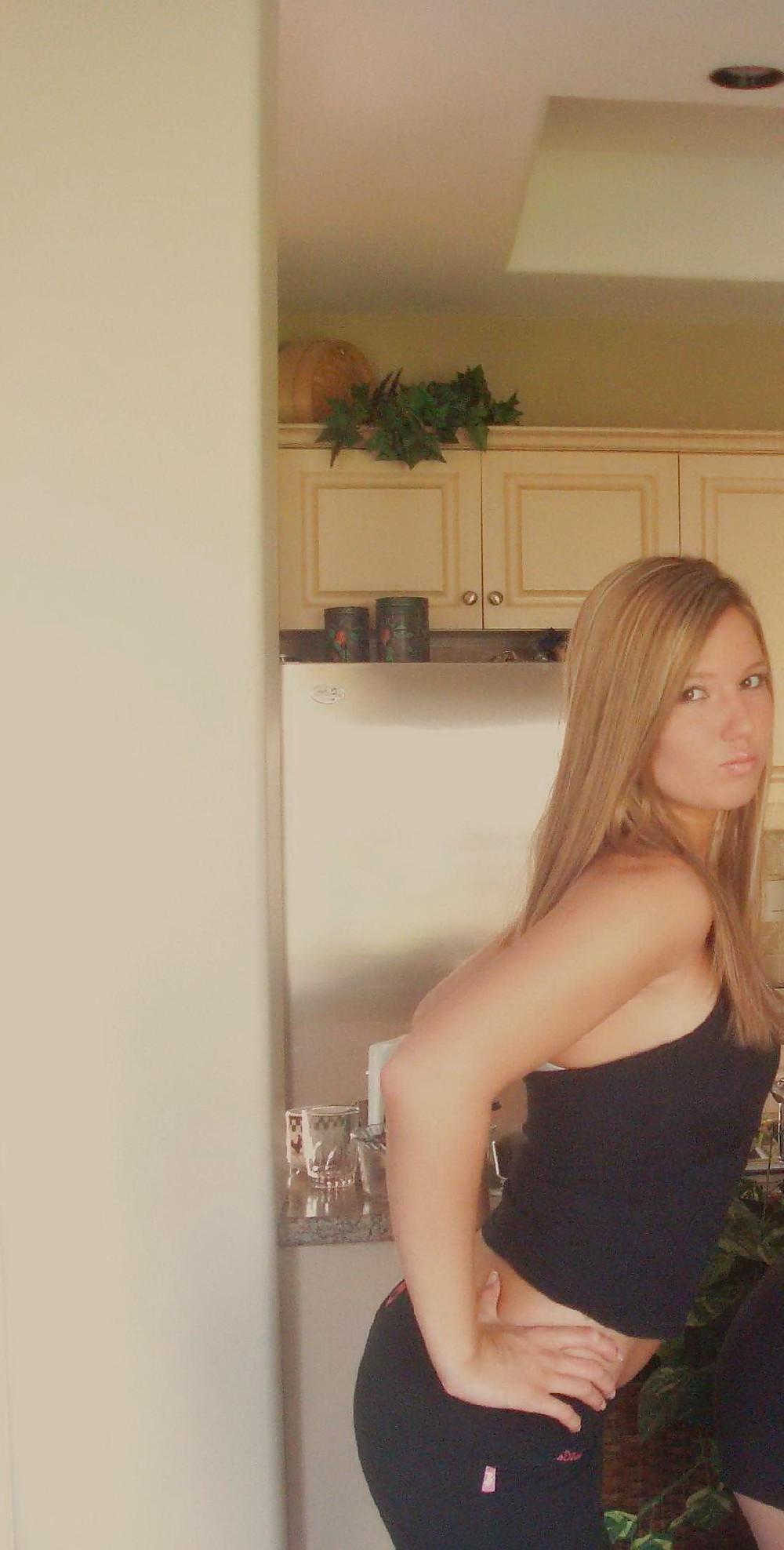 25P Very Hot Must See Blonde Teen