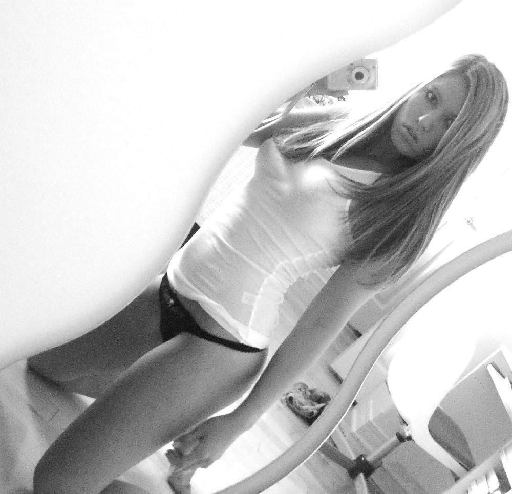 25P Very Hot Must See Blonde Teen