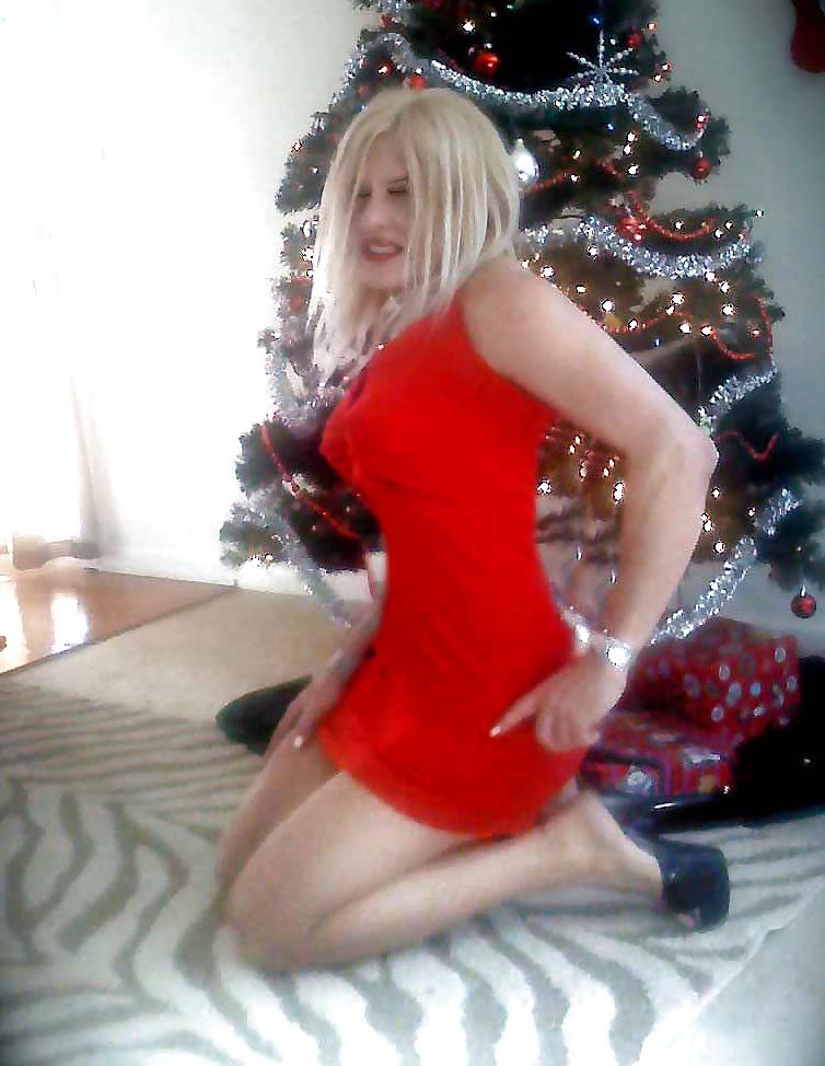 6P Jessie jarow. ...happy holidaze 