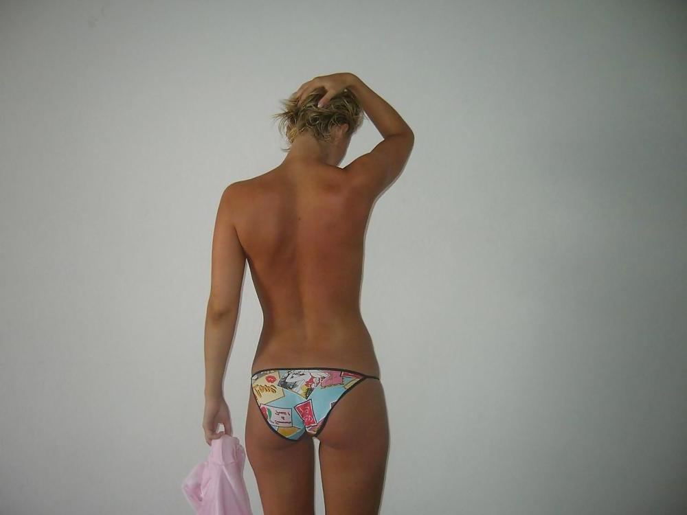 25P Two Girls On Fun Vacation-Trip