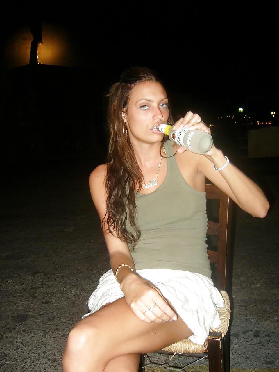 25P Two Girls On Fun Vacation-Trip