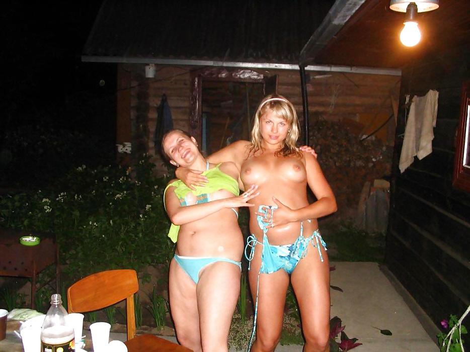 14P Pool party