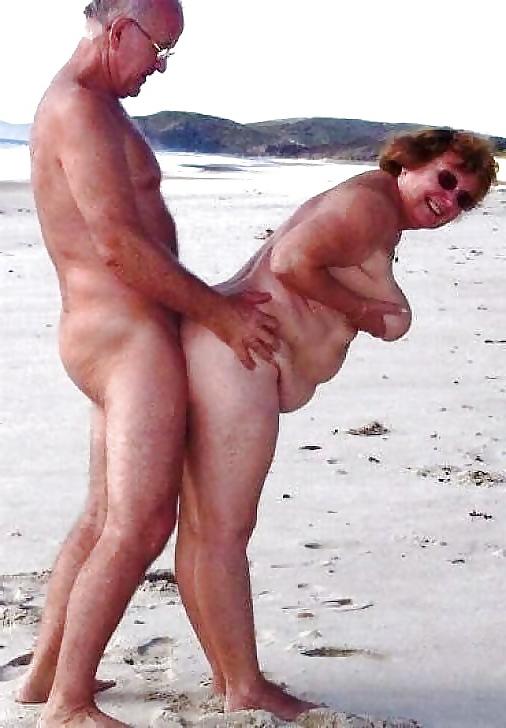 25P Hot Mature Sex On Public Beaches