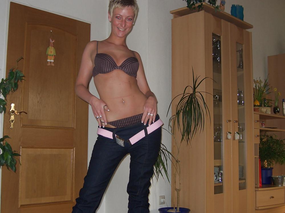 25P Deutsche Frau macht geile Bilder