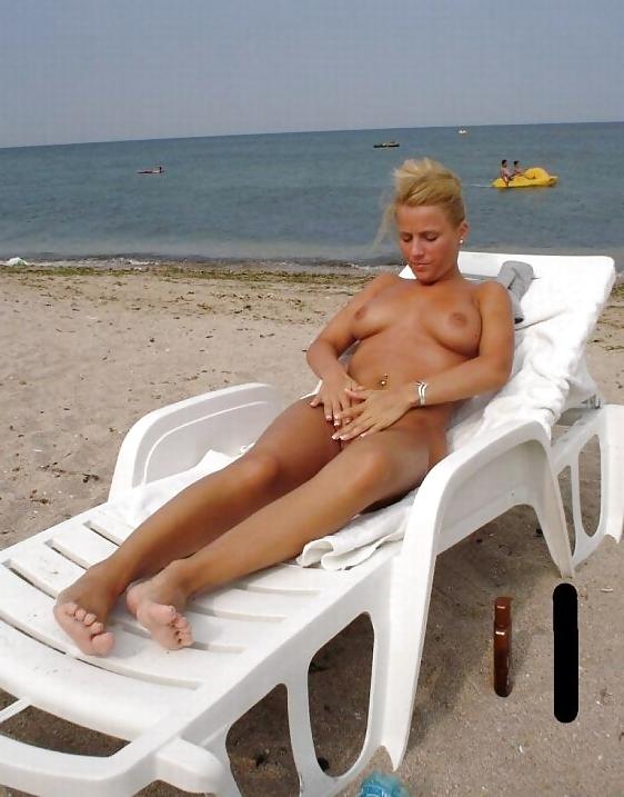 20P Naked beach 178.