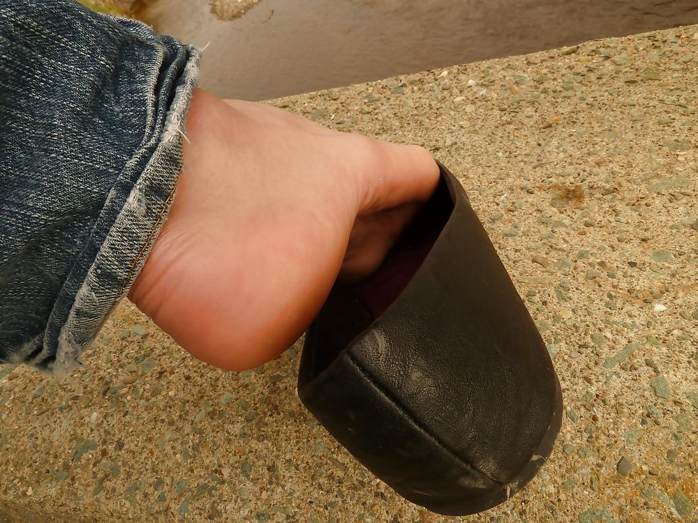 8P Foot fetish