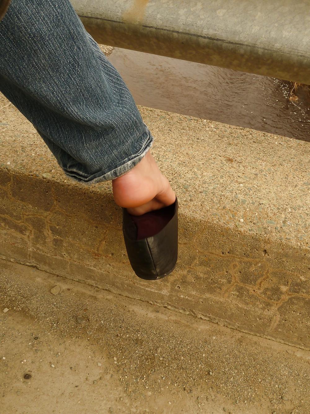 8P Foot fetish