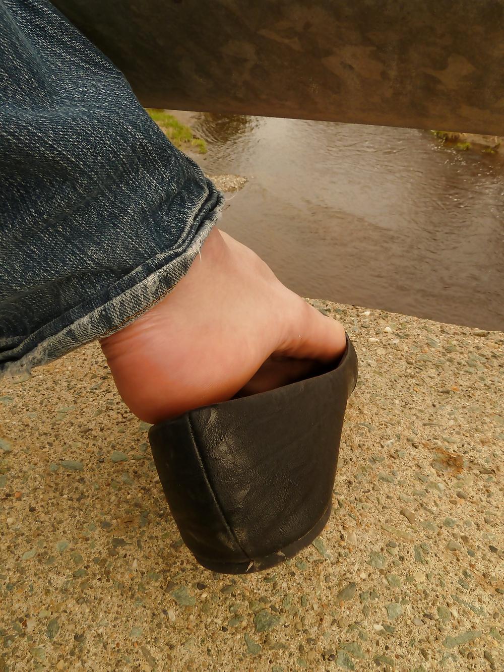8P Foot fetish