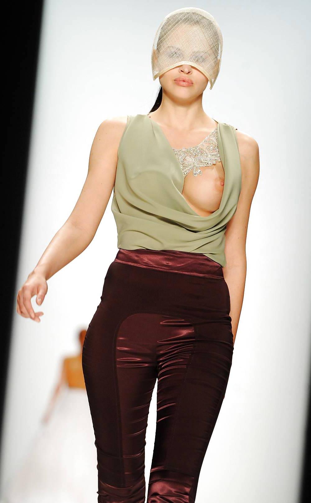 9P Hana Nitsche OOPS on Runway