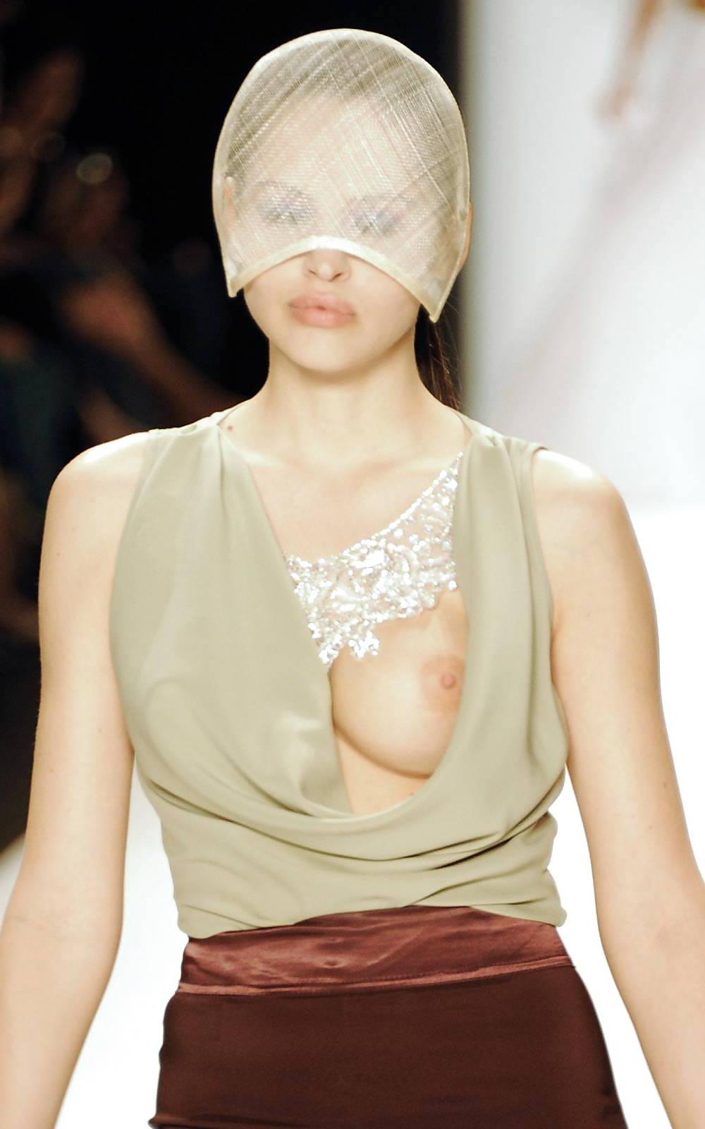 9P Hana Nitsche OOPS on Runway