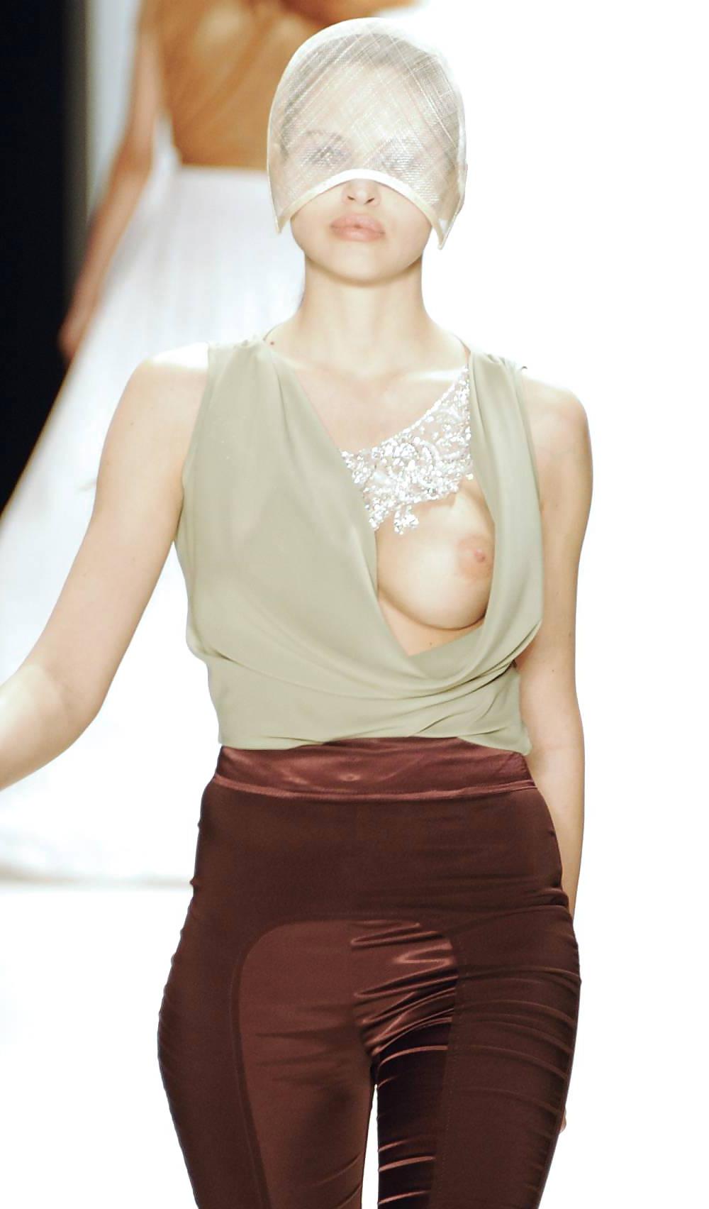 9P Hana Nitsche OOPS on Runway