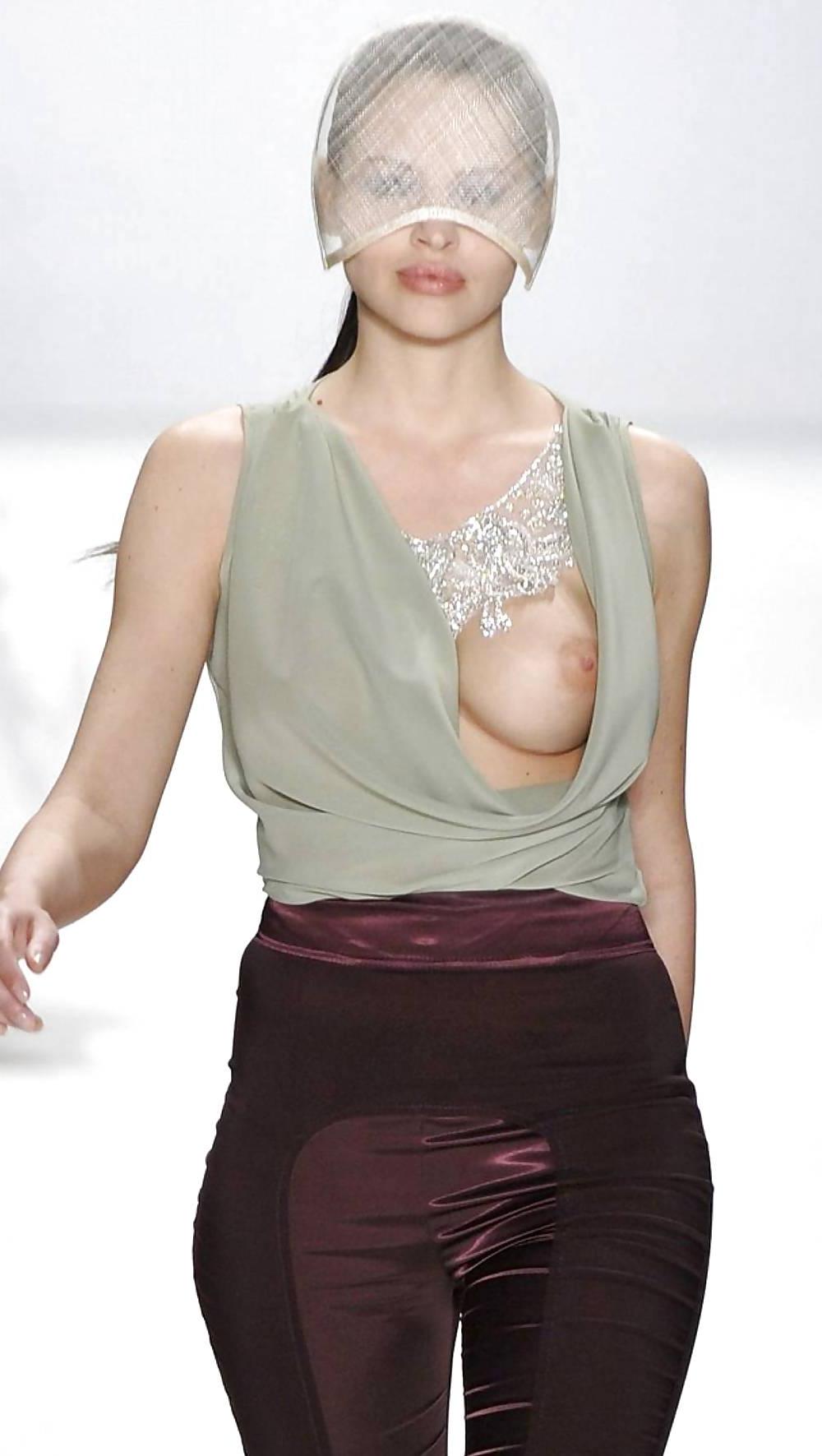 9P Hana Nitsche OOPS on Runway