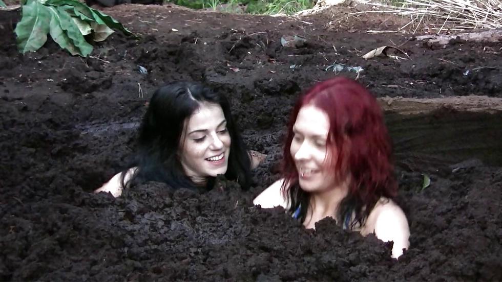25P Mud girls 2