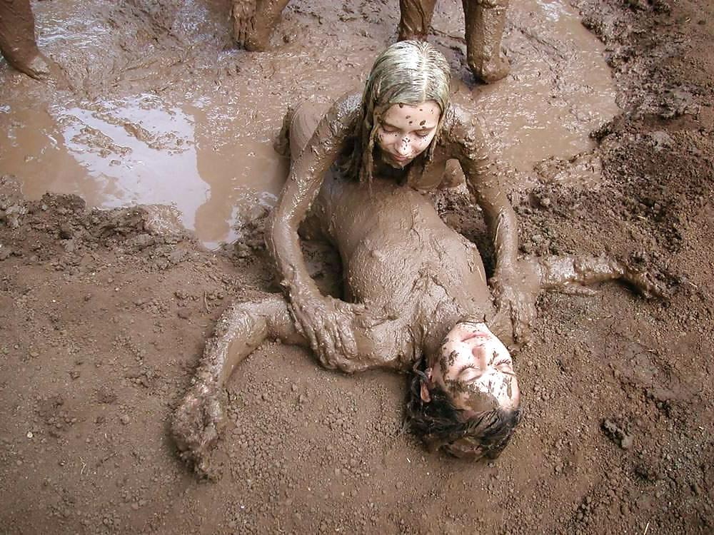 25P Mud girls 2